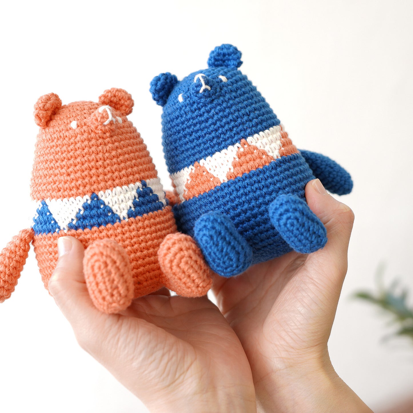 Sitting Bear Amigurumi Crochet Kit – Pair