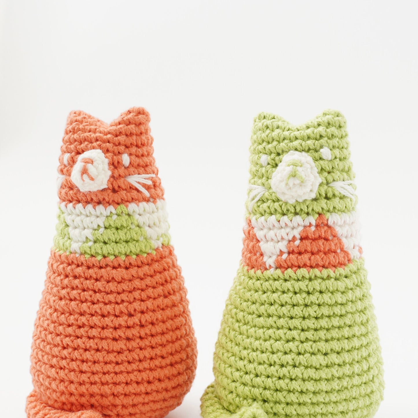 Sitting Cat Pair Amigurumi Crochet Kit